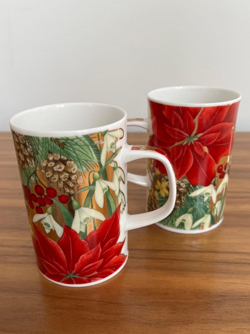DUNOON Set of 2 Noel By Caroline Bessey Mugs Fine Bone China England Christmas